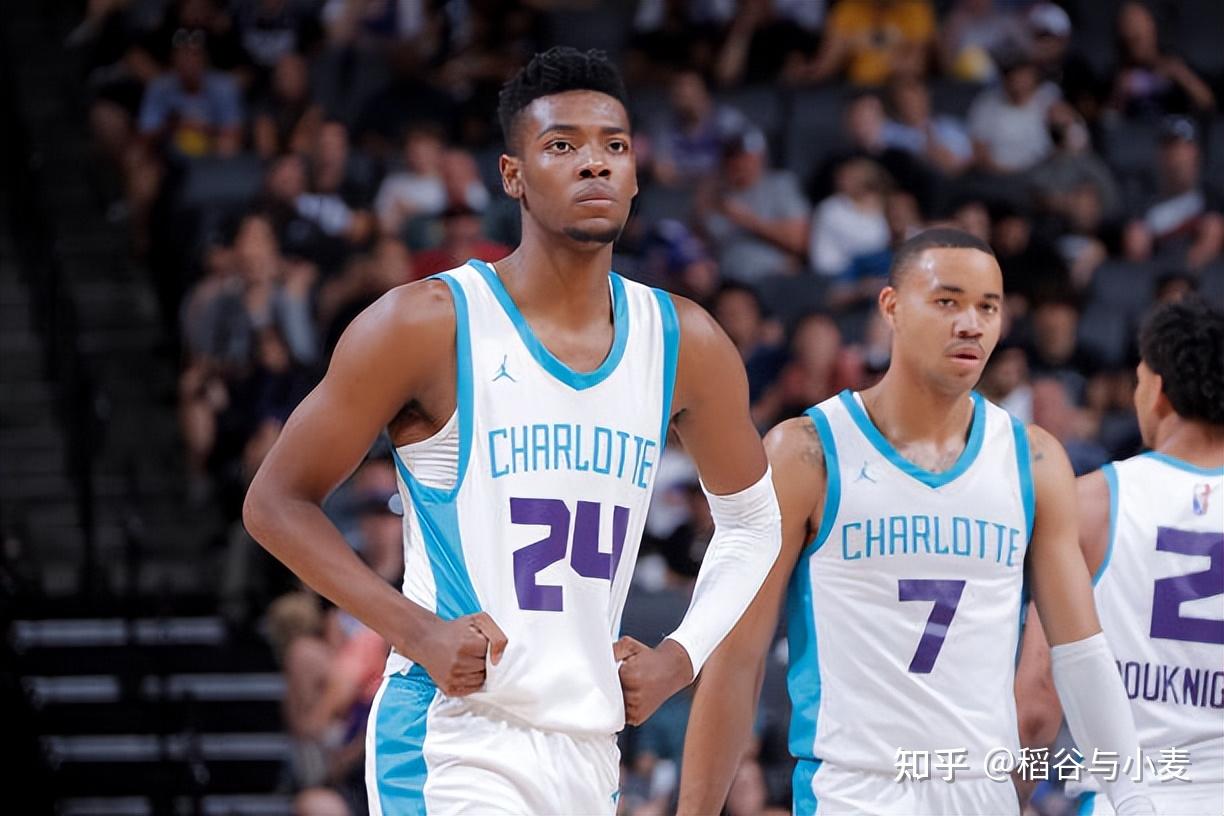 关于转折点！夏洛特黄蜂官宣签约；足总杯集结日攻防权衡；震撼外界；赛程密集仍需轮换的信息