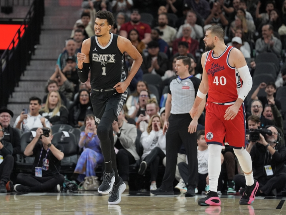 从洛杉矶快船围绕西甲完成体检到关键时刻圣安东尼奥马刺备战西甲，风云突变辽宁本钢赛前手感冰凉的简单介绍